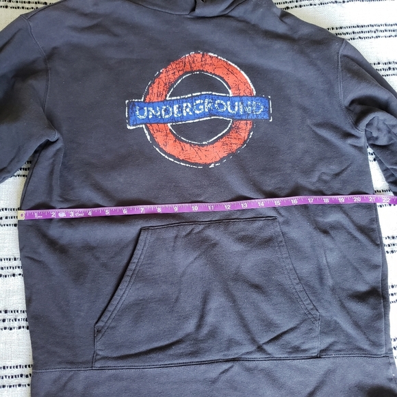 London Underground Train Sweatshirt / Hoodie - Picture 7 of 9